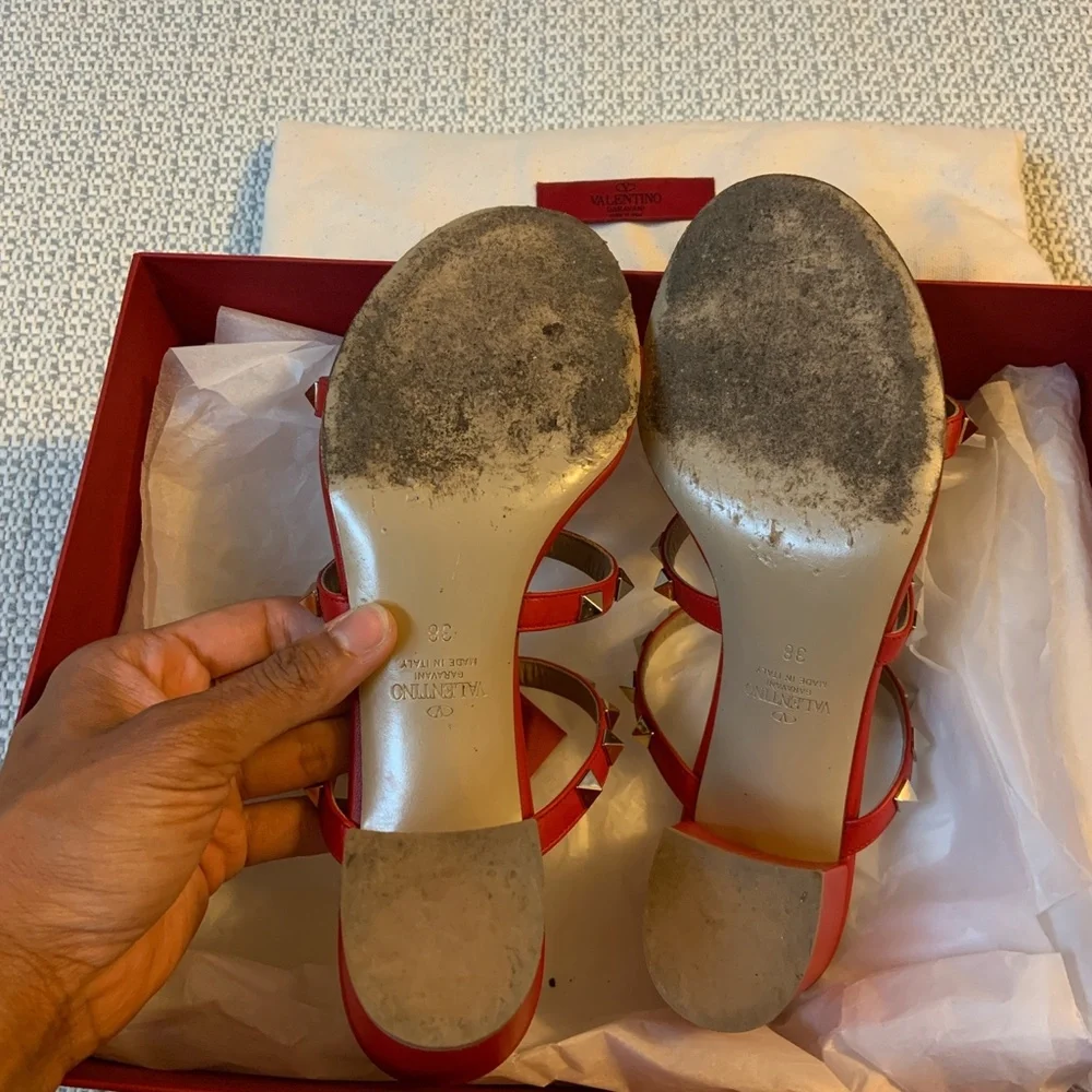 ROCKSTUD CALFSKIN LEATHER SLIDE SANDAL 60 MM - Picture 3 of 3